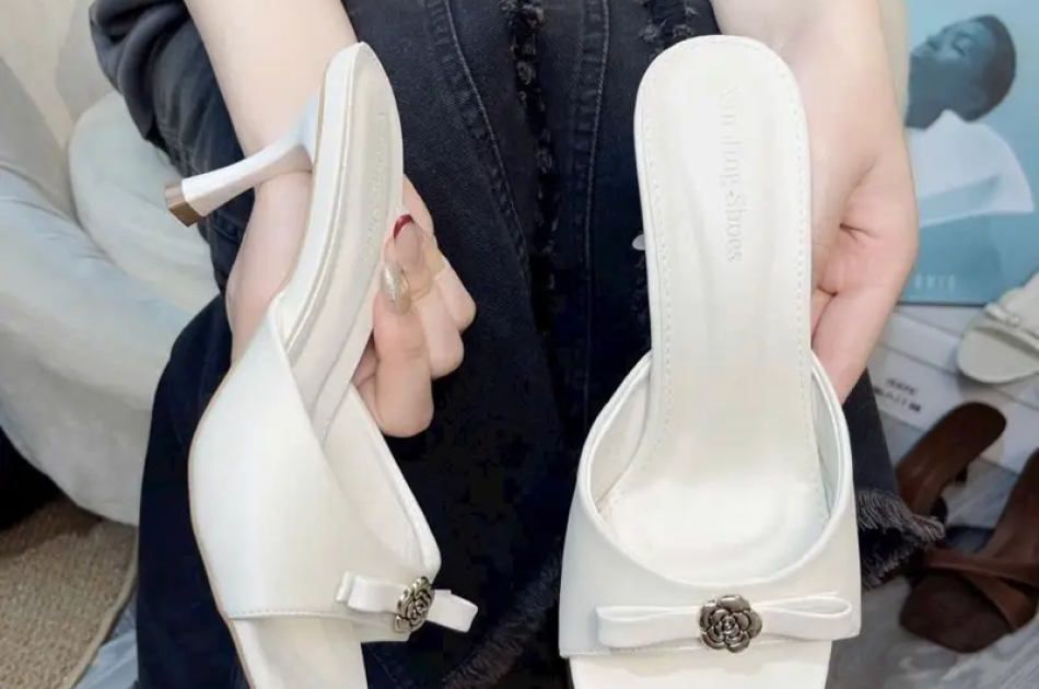 Giày Sandal Nữ Nơ tầng khóa Hoa Sang Trọng