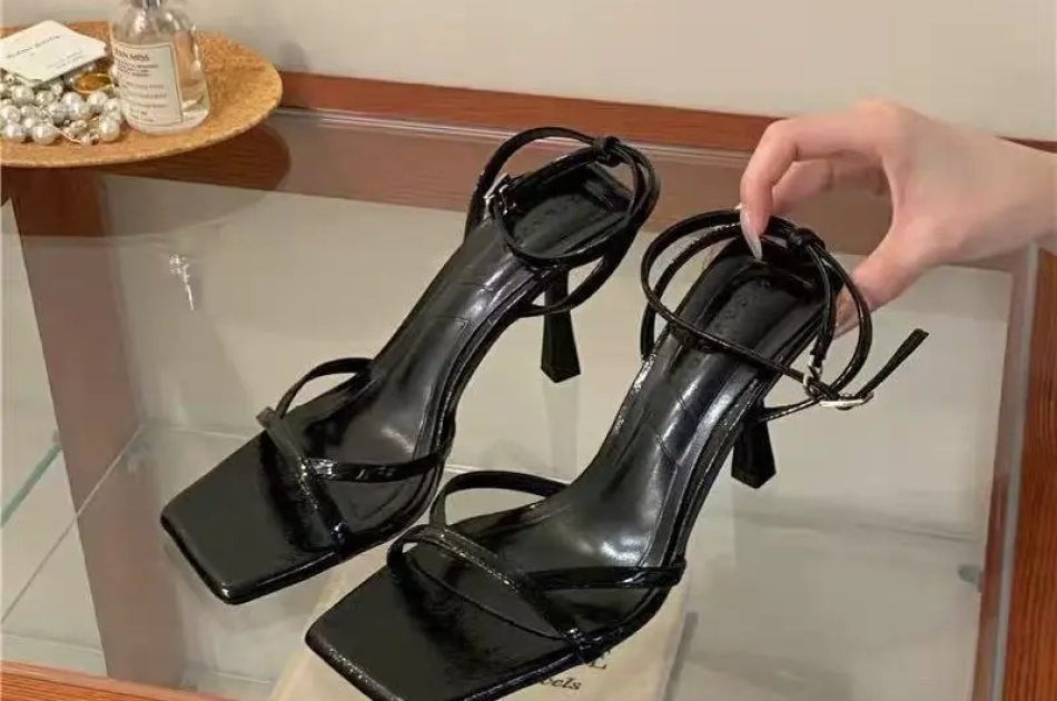 Giày Sandal Nữ Thời Trang Cao Gót Vuông Đa Màu Sắc