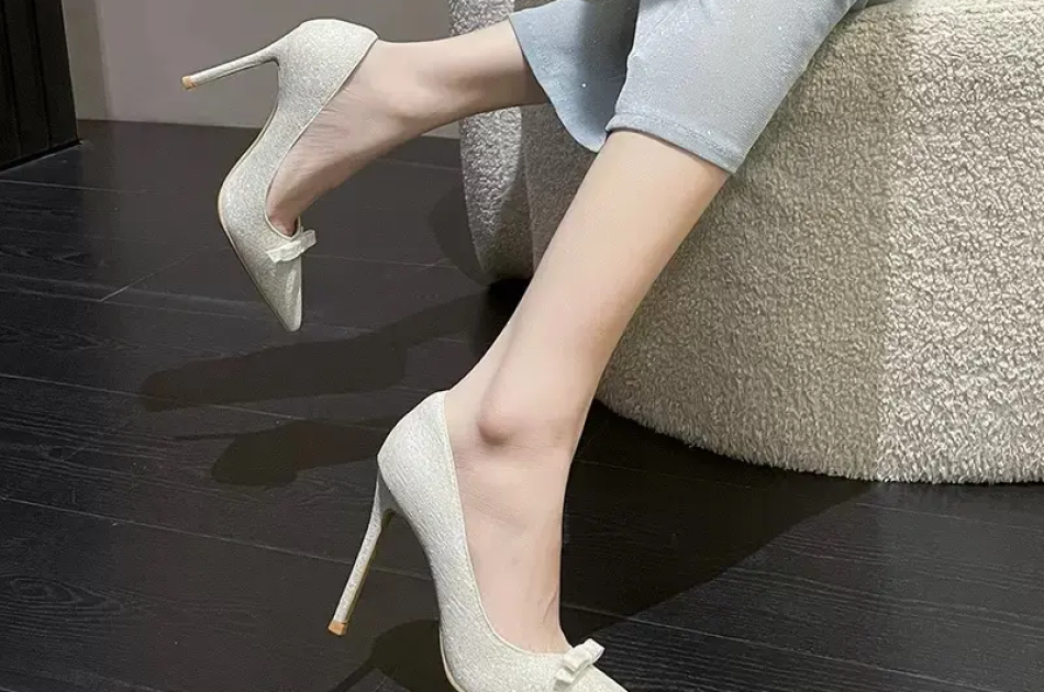 Giày cao gót mũi nhọn BALL NƠ XINH MS99