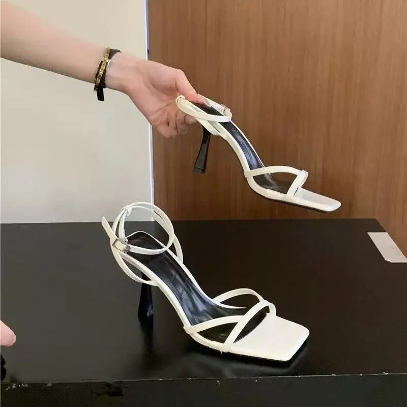 Giày Sandal Nữ Thời Trang Cao Gót Vuông Đa Màu Sắc