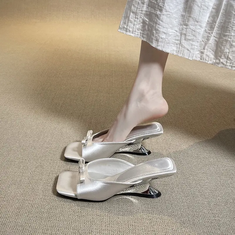 Giày Sandal Nữ Thời Trang Mùa Hè ĐẾ THUYỀN NƠ TẦNG H91