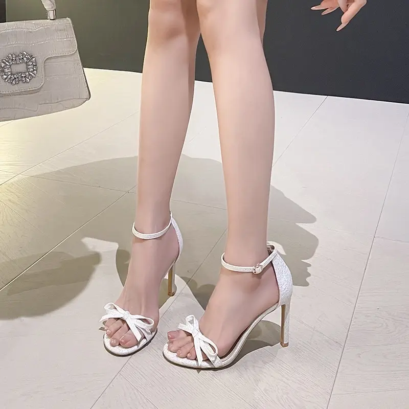 Giày Sandal Nữ Mẫu Mới - Thiết Kế Sang Trọng & Thoải Mái